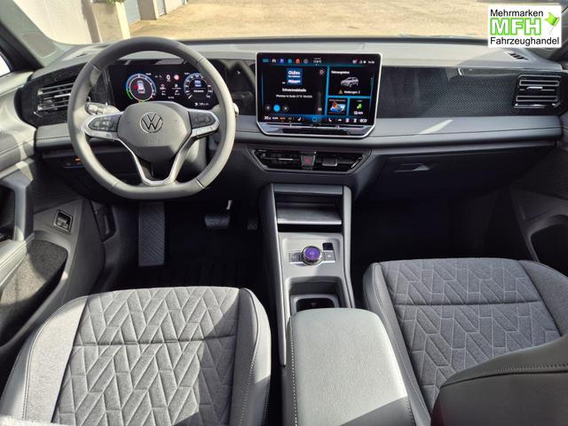 Volkswagen Tiguan Life 1,5 l eHybrid OPF 204PS DSG Design Paket "Dark" LED-Plus-Scheinw. elektr. Heckklappe Sitzheizung v+h Lenkradheizung R&uuml;ckf.Kamera Klimaautomatik VW-Radio Bluetooth wireless Apple CarPlay + Android Auto PDC ACC 2xKeyless Digital Cockpit 