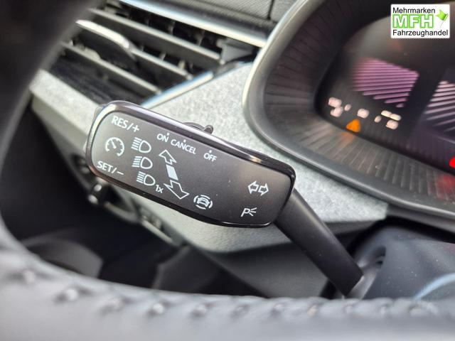Skoda Scala 1.0 TSI 115PS Selection AHK schwenkb. Klimaautomatik Sitzheizung PDC R&uuml;ckf.Kamera Apple CarPlay Android Auto 