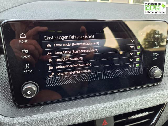 Skoda Scala 1.0 TSI 115PS DSG Selection Klimaautomatik Sitzheizung PDC R&uuml;ckf.Kamera Apple CarPlay Android Auto 