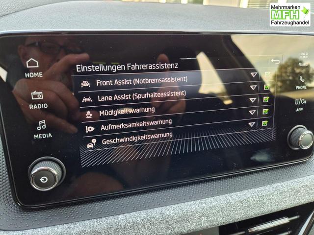Skoda Scala 1.0 TSI 115PS DSG Selection Klimaautomatik Sitzheizung PDC R&uuml;ckf.Kamera Apple CarPlay Android Auto 