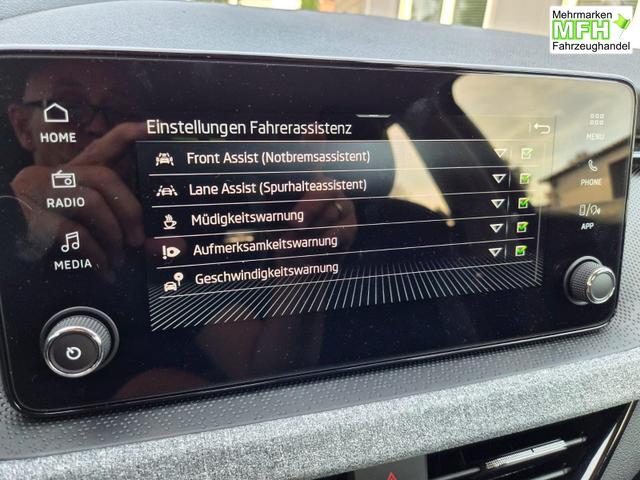 Skoda Scala 1.0 TSI 115PS DSG Selection Klimaautomatik Sitzheizung PDC R&uuml;ckf.Kamera Apple CarPlay Android Auto 