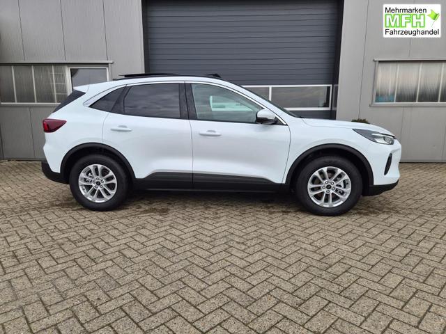 Ford Kuga Titanium 243PS PHEV Automatik schwenkb. AHK elektr. PanoDach Sitzheizung v+h Lenkradheizung Frontscheibe beheizb. Klimaautomatik Navi SYNC4 Apple CarPlay Android Auto Touchscreen PDC 4xKamera 2xKeyless 17"LM vollelektr. Reichweite 66KM 