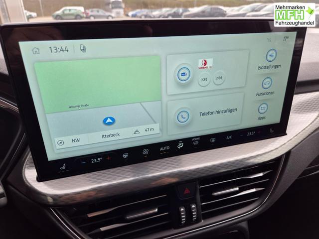 Ford Kuga Titanium 243PS PHEV Automatik schwenkb. AHK elektr. PanoDach Sitzheizung v+h Lenkradheizung Frontscheibe beheizb. Klimaautomatik Navi SYNC4 Apple CarPlay Android Auto Touchscreen PDC 4xKamera 2xKeyless 17"LM vollelektr. Reichweite 66KM 