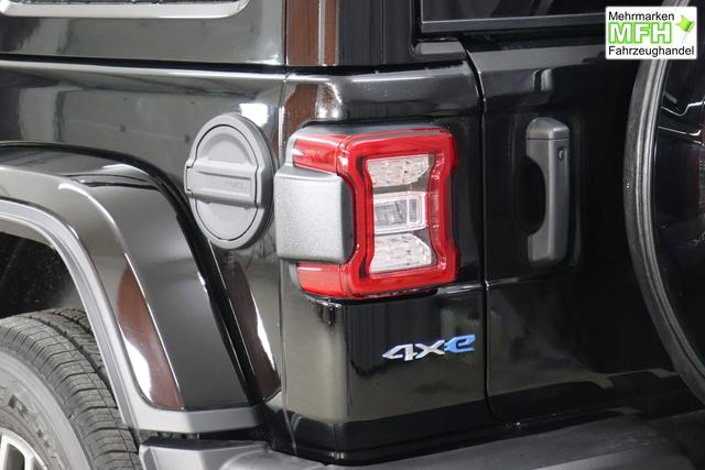 2.0 4xe Sahara Plug-In Hybrid 280 (380) 8-Stufen- Automatikgetriebe Black Uni Leder schwarz