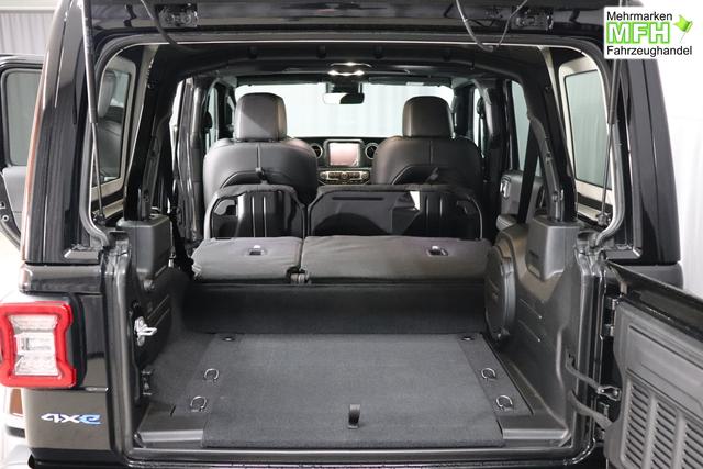 2.0 4xe Sahara Plug-In Hybrid 280 (380) 8-Stufen- Automatikgetriebe Black Uni Leder schwarz