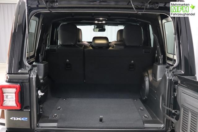 2.0 4xe Sahara Plug-In Hybrid 280 (380) 8-Stufen- Automatikgetriebe Black Uni Leder schwarz