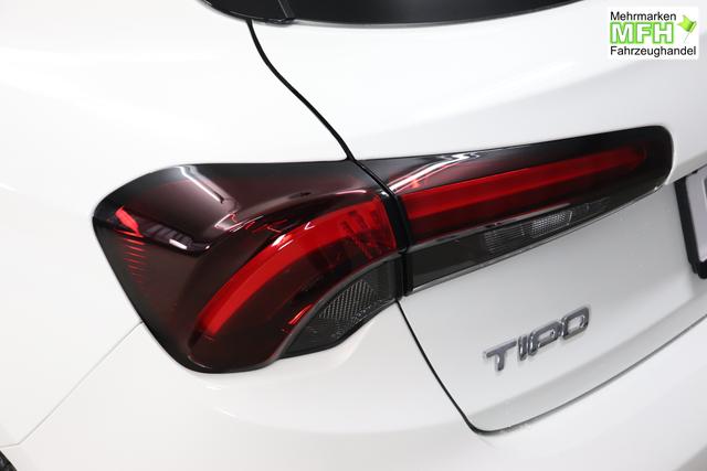 Tipo 5-T&uuml;rer MY22 TIPO 5-T&uuml;rer City Life 1.0 74kW (100PS)249 - Gelato Wei&szlig; 645 - Stoff Schwarz "316 R&uuml;ckfahrkamera mit dynamischen F&uuml;hrungslinien 3A4 Sicherheits-Plus-Paket 3A5 Convenience Plus-Paket 3B4 Style-Paket 452 Sitzheizung vorn ja laut RE 21.10 fb 7QC Uconnect&trade; NAV Navigationssystem und digitalem Audioempfang DAB+"