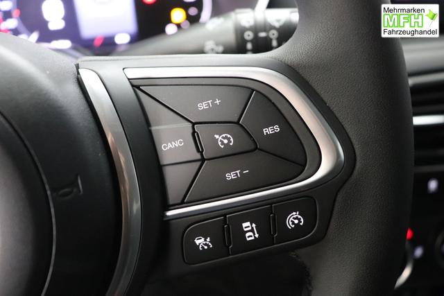 Tipo 5-T&uuml;rer MY22 TIPO 5-T&uuml;rer City Life 1.0 74kW (100PS)249 - Gelato Wei&szlig; 645 - Stoff Schwarz "316 R&uuml;ckfahrkamera mit dynamischen F&uuml;hrungslinien 3A4 Sicherheits-Plus-Paket 3A5 Convenience Plus-Paket 3B4 Style-Paket 452 Sitzheizung vorn ja laut RE 21.10 fb 7QC Uconnect&trade; NAV Navigationssystem und digitalem Audioempfang DAB+"