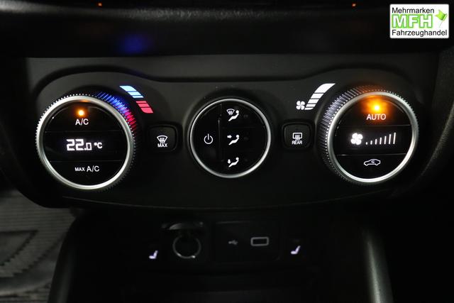 Tipo 5-T&uuml;rer MY22 TIPO 5-T&uuml;rer City Life 1.0 74kW (100PS)695 - Colosseo Grau 645 - Stoff Schwarz "316 R&uuml;ckfahrkamera mit dynamischen F&uuml;hrungslinien 3A4 Sicherheits-Plus-Paket 3A5 Convenience Plus-Paket 3B4 Style-Paket 452 Sitzheizung vorn 5DR Colosseo Grau ja laut RE 21.10 fb 7QC Uconnect&trade; NAV Navigationssystem und digitalem Audioempfang DAB+"