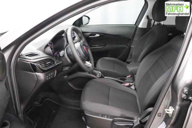 Tipo 5-T&uuml;rer MY22 TIPO 5-T&uuml;rer City Life 1.0 74kW (100PS)695 - Colosseo Grau 645 - Stoff Schwarz "316 R&uuml;ckfahrkamera mit dynamischen F&uuml;hrungslinien 3A4 Sicherheits-Plus-Paket 3A5 Convenience Plus-Paket 3B4 Style-Paket 452 Sitzheizung vorn 5DR Colosseo Grau ja laut RE 21.10 fb 7QC Uconnect&trade; NAV Navigationssystem und digitalem Audioempfang DAB+"