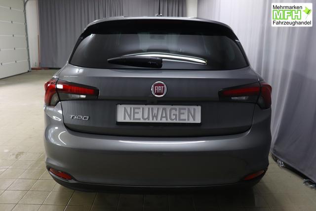 Tipo 5-T&uuml;rer MY22 TIPO 5-T&uuml;rer City Life 1.0 74kW (100PS)695 - Colosseo Grau 645 - Stoff Schwarz "316 R&uuml;ckfahrkamera mit dynamischen F&uuml;hrungslinien 3A4 Sicherheits-Plus-Paket 3A5 Convenience Plus-Paket 3B4 Style-Paket 452 Sitzheizung vorn 5DR Colosseo Grau ja laut RE 21.10 fb 7QC Uconnect&trade; NAV Navigationssystem und digitalem Audioempfang DAB+"