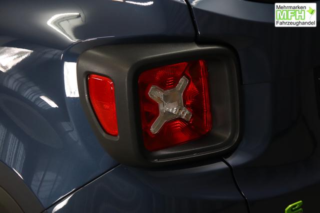 Jeep Renegade 1.5 T4 DCT7 e-Hybrid Limited 1469 96 kW435 Blue Shade 020 Stoff Schwarz