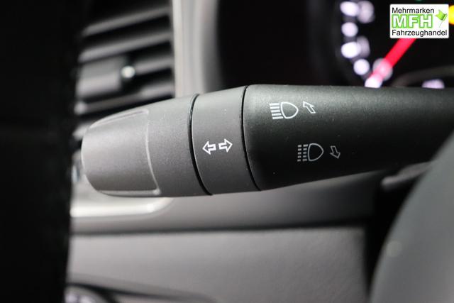 Jeep Renegade 1.5 T4 DCT7 e-Hybrid Longitude 1469 96 kW435 Blue Shade 015 Stoff Schwarz "61P Blue Shade Metallic Business-Paket Longitude: Uconnect Smartouch 8.4 mit 8,4""-Touchscreen, Navigationssystem, Bluetooth, AUX-IN-und USB sowie DAB, Apple CarPlay&Android Auto und LIVE Services, Fahrersitz mit elektr. Lordosenst&uuml;tze 2-fach verstellbar"