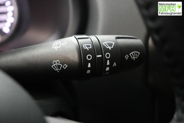 Jeep Renegade 1.5 T4 DCT7 e-Hybrid Limited 1469 96 kW296 Alpine White 020 Stoff Schwarz "Navigationssystem 7KS Winter-Paket UGM Uconnect Smartouch 8.4 mit 8,4""-Touchscreen, Navigationssystem, Bluetooth, AUX-IN-und USB sowie DAB, Apple CarPlay&Android Auto und LIVE Services 070 Seitenscheiben hinten und Heckscheibe verdunkelt Alpine White"