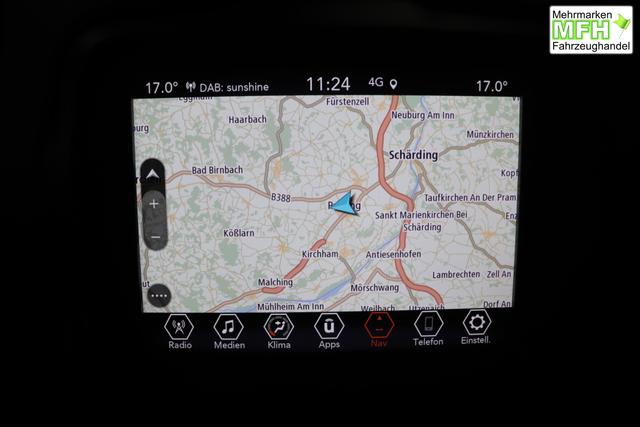 Jeep Renegade 1.6 Multijet 16V Longitude Diesel 1598 96 kW470 Bikini Metallic Stoff schwarz "8F6 Reifen-Reparatur-Set (Kit Fix&Go) Business-Paket Longitude 070 Stark abgedunkelte Heckscheibe und Seitenscheiben hinten Bikini Metallic", Beispielbilder, ggf. teilweise mit Sonderausstattung