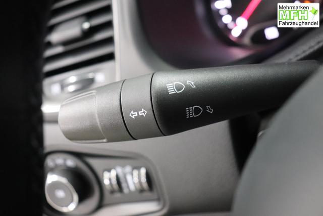 Jeep Renegade 1.6 Multijet 16V Longitude Diesel 1598 96 kW470 Bikini Metallic Stoff schwarz "8F6 Reifen-Reparatur-Set (Kit Fix&Go) Business-Paket Longitude 070 Stark abgedunkelte Heckscheibe und Seitenscheiben hinten Bikini Metallic", Beispielbilder, ggf. teilweise mit Sonderausstattung