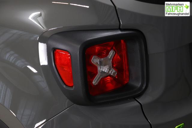 Jeep Renegade 1.5 T4 DCT7 e-Hybrid Longitude 503 Sting Grey 015 Stoff Schwarz "8CZ Sting Grey Business-Paket Longitude: Uconnect Smartouch 8.4 mit 8,4""-Touchscreen, Navigationssystem, Bluetooth, AUX-IN-und USB sowie DAB, Apple CarPlay&Android Auto und LIVE Services, Fahrersitz mit elektr. Lordosenst&uuml;tze 2-fach verstellbar" 1469 96 kW