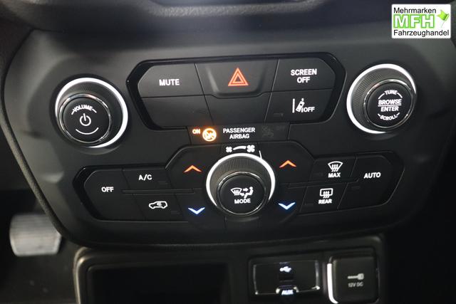 Jeep Renegade 1.5 T4 DCT7 e-Hybrid Longitude 503 Sting Grey 015 Stoff Schwarz "8CZ Sting Grey Business-Paket Longitude: Uconnect Smartouch 8.4 mit 8,4""-Touchscreen, Navigationssystem, Bluetooth, AUX-IN-und USB sowie DAB, Apple CarPlay&Android Auto und LIVE Services, Fahrersitz mit elektr. Lordosenst&uuml;tze 2-fach verstellbar" 1469 96 kW