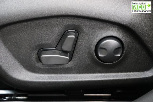 Jeep Renegade 1.5 T4 DCT7 e-Hybrid Limited 1469 96 kW296 Alpine White Leder Schwarz "Navigationssystem 01K Design-Paket Black Pack 2XL Leder-Paket 2T2 Funktions-Paket 7KS Winter-Paket UGM Uconnect Smartouch 8.4 mit 8,4""-Touchscreen, Navigationssystem, Bluetooth, AUX-IN-und USB sowie DAB, Apple CarPlay&Android Auto und LIVE Services 070 Seitenscheiben hinten und Heckscheibe verdunkelt 108 18""-Leichtmetallfelgen, schwarz gl&auml;nzend 5CA Alpine White"