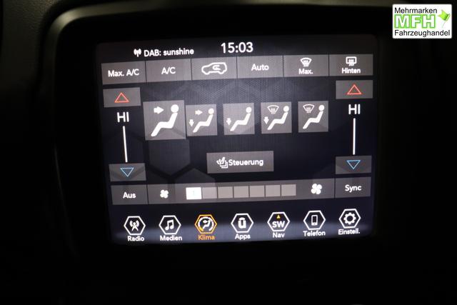 Jeep Renegade 1.5 T4 DCT7 e-Hybrid Limited 1469 96 kW296 Alpine White Leder Schwarz "Navigationssystem 01K Design-Paket Black Pack 2XL Leder-Paket 2T2 Funktions-Paket 7KS Winter-Paket UGM Uconnect Smartouch 8.4 mit 8,4""-Touchscreen, Navigationssystem, Bluetooth, AUX-IN-und USB sowie DAB, Apple CarPlay&Android Auto und LIVE Services 070 Seitenscheiben hinten und Heckscheibe verdunkelt 108 18""-Leichtmetallfelgen, schwarz gl&auml;nzend 5CA Alpine White"