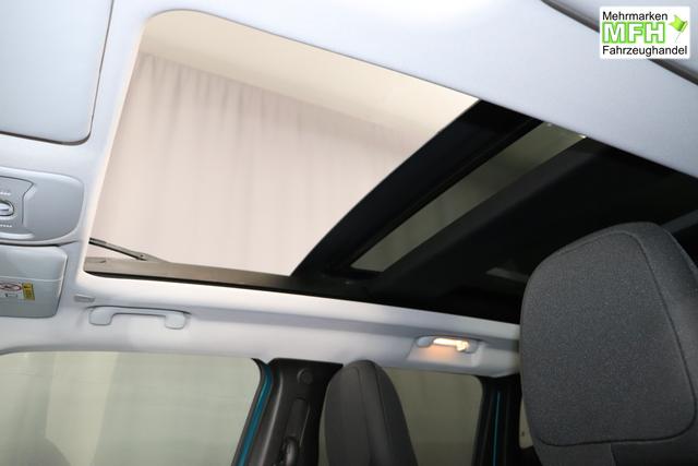 Jeep Renegade 1.0 T3 GSE Limited 999 88 kW470 Bikini Metallic 020 Stoff schwarz "2T2 Funktions-Paket CommandView&reg; Panorama-Glasschiebedach 2Y7 Business-Paket 7KS Winter-Paket 61Q Bikini Metallic", Beispielbilder, ggf. teilweise mit Sonderausstattung