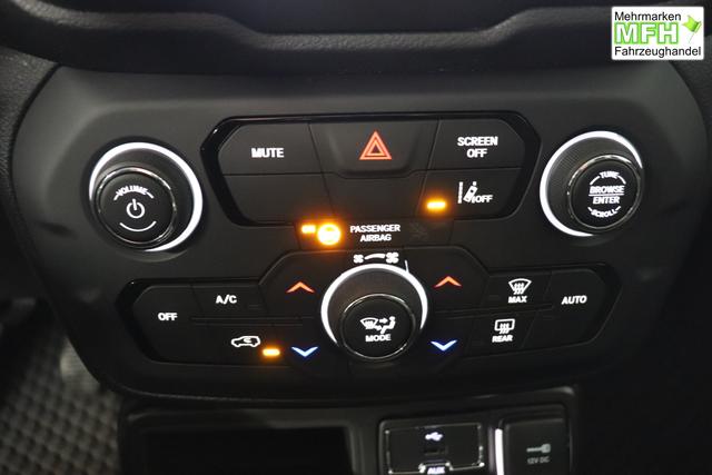 Jeep Renegade 1.0 T3 GSE Limited 999 88 kW470 Bikini Metallic 020 Stoff schwarz "2T2 Funktions-Paket CommandView&reg; Panorama-Glasschiebedach 2Y7 Business-Paket 7KS Winter-Paket 61Q Bikini Metallic", Beispielbilder, ggf. teilweise mit Sonderausstattung