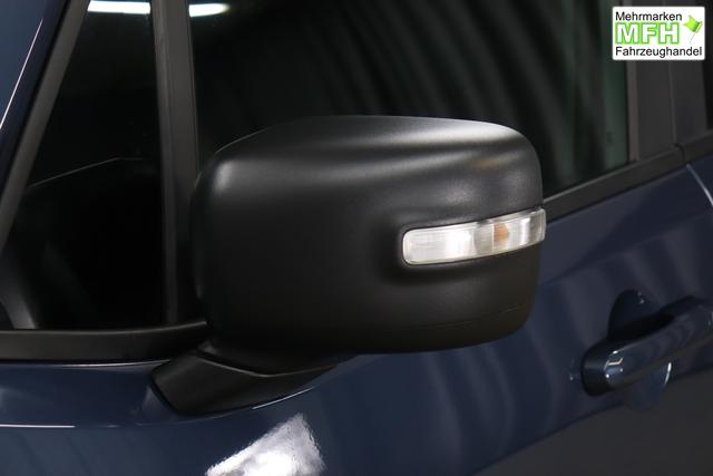 Jeep Renegade 1.6 Multijet 16V Longitude Diesel 1598 96 kW435 Blue Shade 015 Stoff schwarz "8F6 Reifen-Reparatur-Set (Kit Fix&Go) Business-Paket Longitude 070 Stark abgedunkelte Heckscheibe und Seitenscheiben hinten Blue Shade", Beispielbilder, ggf. teilweise mit Sonderausstattung