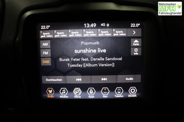 Jeep Renegade 1.6 Multijet 16V Longitude Diesel 1598 96 kW435 Blue Shade 015 Stoff schwarz "8F6 Reifen-Reparatur-Set (Kit Fix&Go) Business-Paket Longitude 070 Stark abgedunkelte Heckscheibe und Seitenscheiben hinten Blue Shade", Beispielbilder, ggf. teilweise mit Sonderausstattung