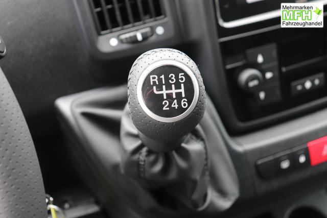 Fiat Ducato Easy Pro L4H2 verblecht 140 HDI MT Euro 6d-ISC-FCM Ducato Wei&szlig; (549) Darko Red Black (196) "144 Allwetterreifen 619 Heckfl&uuml;gelt&uuml;ren mit 260&deg; &Ouml;ffnung 6HQ Aufkleber Notrufnummern 853 Bedienungsanleitung Deutsch AGY Paket ""Techno Plus Visibility"" LHA LED-Beleuchtung im Laderaum"