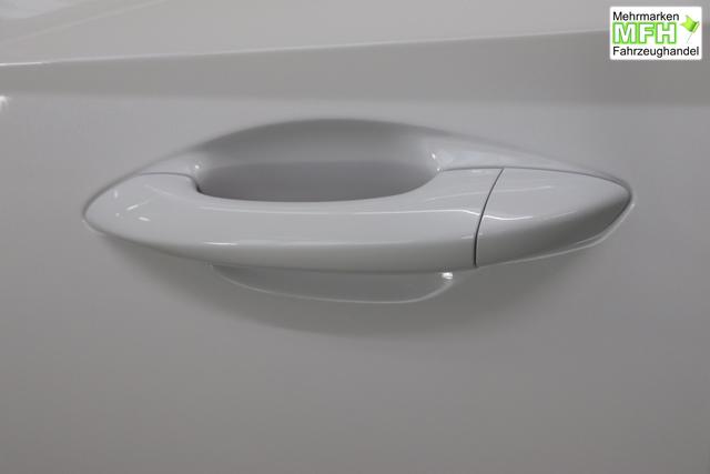 Hyundai Tucson 1.6 T-GDI 6MT 2WD Family MY23 110kW Polar White Sitzpolsterung in Stoff Schwarz