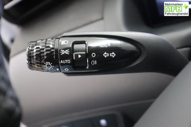 Hyundai Tucson 1.6 T-GDI 6MT 2WD Family MY23 110kW Polar White Sitzpolsterung in Stoff Schwarz