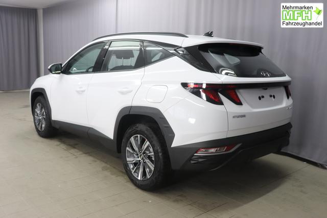 Hyundai Tucson 1.6 T-GDI 6MT 2WD Family MY23 110kW Polar White Sitzpolsterung in Stoff Schwarz