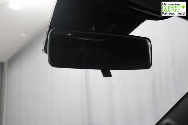 595 & 695 MY23 595 1.4 T-Jet 121 kW (165 PS) MT 695 - Record Grau 557 - Integral-Sportsitze Leder Schwarz "3L3 Komfort-Paket: Bi-Xenon Scheinwerfer, Beats&reg; Audio Soundsystem 3L4 Tech-Paket 5DP Record Grau 9SV, Gutschrift Mopar BMC Sportluftfilter und Tankdeckel aus Aluminium A67 Linea Turismo"