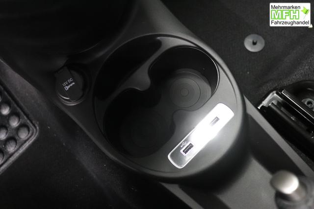 595 & 695 MY23 595 1.4 T-Jet 121 kW (165 PS) MT 695 - Record Grau 557 - Integral-Sportsitze Leder Schwarz "3L3 Komfort-Paket: Bi-Xenon Scheinwerfer, Beats&reg; Audio Soundsystem 3L4 Tech-Paket 5DP Record Grau 9SV, Gutschrift Mopar BMC Sportluftfilter und Tankdeckel aus Aluminium A67 Linea Turismo"