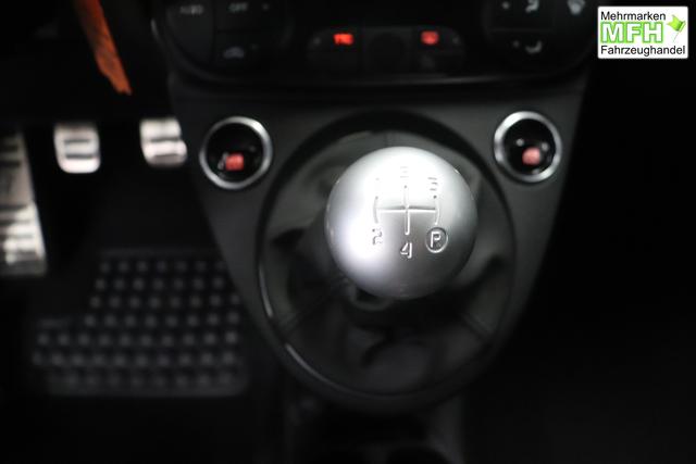 595 & 695 MY23 595 1.4 T-Jet 121 kW (165 PS) MT 695 - Record Grau 557 - Integral-Sportsitze Leder Schwarz "3L3 Komfort-Paket: Bi-Xenon Scheinwerfer, Beats&reg; Audio Soundsystem 3L4 Tech-Paket 5DP Record Grau 9SV, Gutschrift Mopar BMC Sportluftfilter und Tankdeckel aus Aluminium A67 Linea Turismo"