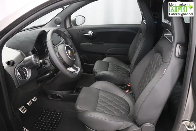 595 & 695 MY23 595 1.4 T-Jet 121 kW (165 PS) MT 695 - Record Grau 557 - Integral-Sportsitze Leder Schwarz "3L3 Komfort-Paket: Bi-Xenon Scheinwerfer, Beats&reg; Audio Soundsystem 3L4 Tech-Paket 5DP Record Grau 9SV, Gutschrift Mopar BMC Sportluftfilter und Tankdeckel aus Aluminium A67 Linea Turismo"