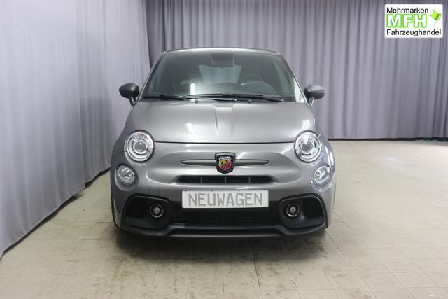 595 & 695 MY23 595 1.4 T-Jet 121 kW (165 PS) MT 695 - Record Grau 557 - Integral-Sportsitze Leder Schwarz "3L3 Komfort-Paket: Bi-Xenon Scheinwerfer, Beats&reg; Audio Soundsystem 3L4 Tech-Paket 5DP Record Grau 9SV, Gutschrift Mopar BMC Sportluftfilter und Tankdeckel aus Aluminium A67 Linea Turismo"