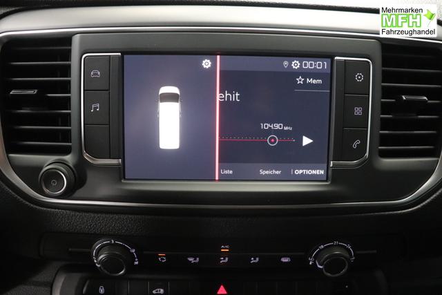 Scudo Scudo Kastenwagen L3 2.0 145 MT6 Kastenwagen632 - Schwarz 969 - Standard Sitze "2QC Multifunktionale Beifahrersitzbank ""Eat and Work"" 3OM verst&auml;rktes LED Licht im Laderaum 7ET Komforttrennwand Verglast Mit Kleiderhaken A04 Paket ""Assist"" A06 Paket ""Worksite"" CKD Holzboden Laderaum 9mm Mit Antirutschbeschichtung, Inkl. Sei 632 Schwarz"