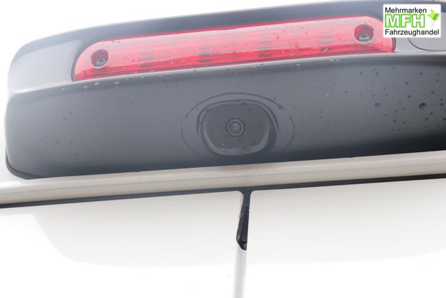 Fiat Professional Ducato series 9 35 L4H2 Kawa verblecht 140 MJT Euro-6D-Final MT 549 - Ducato Wei&szlig; "076 Sitzbezug Schwarz mit Ducato-Logo auf Kopfst&uuml;tze" "502 Beifahrerairbag f&uuml;r Beifahrerdoppelsitz 5W3 Paket ""Techno Nav"" 5W6 Paket ""Visibility"" 5YJ Paket ""City"" 619 Heckfl&uuml;gelt&uuml;ren 260 Grad &Ouml;ffnung (Bei Auswahl Opt. 619 i.V.m. 519.muss Opt. 029 mitbestellt werd 6JA Starre Anh&auml;ngerkupplung 835 Ablagefach im Dach (Serie bei Maxi 40 + Doka) 92P Kraftstofftank 75 Liter JKU 230-Volt-Steckdose an der Mittelkonsole 077 verst&auml;rkte Federn hinten SERIE"