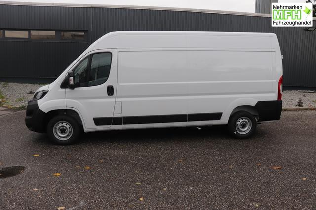 Fiat Professional Ducato series 9 35 L4H2 Kawa verblecht 140 MJT Euro-6D-Final MT 549 - Ducato Wei&szlig; "076 Sitzbezug Schwarz mit Ducato-Logo auf Kopfst&uuml;tze" "502 Beifahrerairbag f&uuml;r Beifahrerdoppelsitz 5W3 Paket ""Techno Nav"" 5W6 Paket ""Visibility"" 5YJ Paket ""City"" 619 Heckfl&uuml;gelt&uuml;ren 260 Grad &Ouml;ffnung (Bei Auswahl Opt. 619 i.V.m. 519.muss Opt. 029 mitbestellt werd 6JA Starre Anh&auml;ngerkupplung 835 Ablagefach im Dach (Serie bei Maxi 40 + Doka) 92P Kraftstofftank 75 Liter JKU 230-Volt-Steckdose an der Mittelkonsole 077 verst&auml;rkte Federn hinten SERIE"