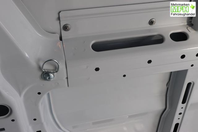 Fiat Professional Ducato series 9 35 L4H2 Kawa verblecht 140 MJT Euro-6D-Final MT 549 - Ducato Wei&szlig; "076 Sitzbezug Schwarz mit Ducato-Logo auf Kopfst&uuml;tze" "502 Beifahrerairbag f&uuml;r Beifahrerdoppelsitz 5W3 Paket ""Techno Nav"" 5W6 Paket ""Visibility"" 5YJ Paket ""City"" 619 Heckfl&uuml;gelt&uuml;ren 260 Grad &Ouml;ffnung (Bei Auswahl Opt. 619 i.V.m. 519.muss Opt. 029 mitbestellt werd 6JA Starre Anh&auml;ngerkupplung 835 Ablagefach im Dach (Serie bei Maxi 40 + Doka) 92P Kraftstofftank 75 Liter JKU 230-Volt-Steckdose an der Mittelkonsole 077 verst&auml;rkte Federn hinten SERIE"