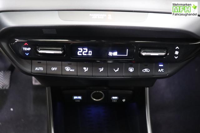 i20 (BC3) Trend Line 1.0 T-GDi 74kW Lucid Lime Metallic Sitzpolsterung in Stoff Schwarz PA4 Infotainment-Paket