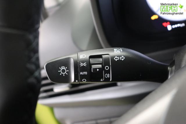 i20 (BC3) Trend Line 1.0 T-GDi 74kW Lucid Lime Metallic Sitzpolsterung in Stoff Schwarz PA4 Infotainment-Paket