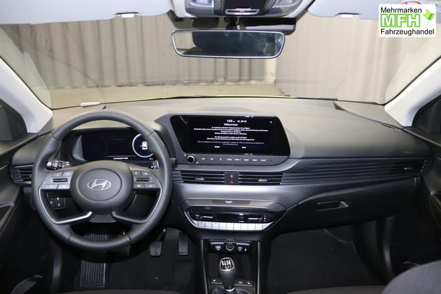 i20 (BC3) Trend Line 1.0 T-GDi 74kW Lucid Lime Metallic Sitzpolsterung in Stoff Schwarz PA4 Infotainment-Paket