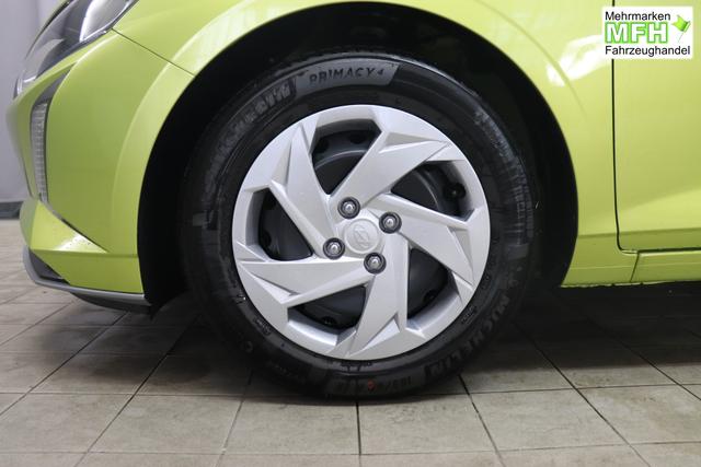 Hyundai i20 Comfort 1.2 58 kW (79 PS) Klimaanlage, Navigationssystem, Radio mit DAB, Apple CarPlay & Android Auto, R&uuml;ckfahrkamera, Einparkhilfe hinten, Lichtsensor, Spurhalteassistent, Fernlichtassistent, Verkehrszeichenassistent uvm. 