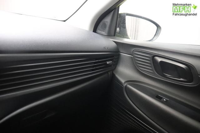 Hyundai i20 Comfort 1.2 58 kW (79 PS) Klimaanlage, Navigationssystem, Radio mit DAB, Apple CarPlay & Android Auto, R&uuml;ckfahrkamera, Einparkhilfe hinten, Lichtsensor, Spurhalteassistent, Fernlichtassistent, Verkehrszeichenassistent uvm. 