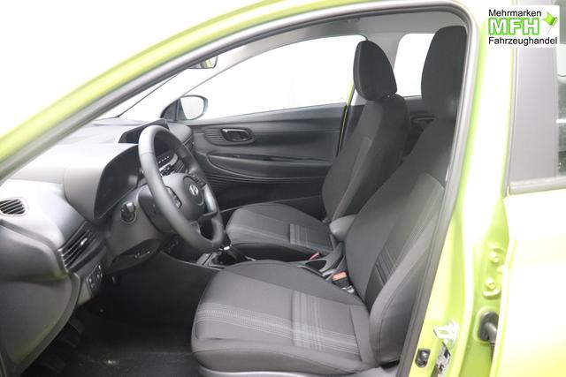 Hyundai i20 Comfort 1.2 58 kW (79 PS) Klimaanlage, Navigationssystem, Radio mit DAB, Apple CarPlay & Android Auto, R&uuml;ckfahrkamera, Einparkhilfe hinten, Lichtsensor, Spurhalteassistent, Fernlichtassistent, Verkehrszeichenassistent uvm. 