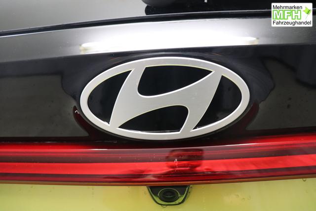 Hyundai i20 Family 1.0 T-GDI 73 kW (100 PS) Navigationssystem, Klimaautomatik, Sitzheizung, Lenkradheizung, Radio mit DAB, Apple CarPlay & Android Auto, Rückfahrkamera, Einparkhilfe hinten, Lichtsensor, Spurassistent, Fernlichtassistent, Verkehrszeichenassistent uvm. 