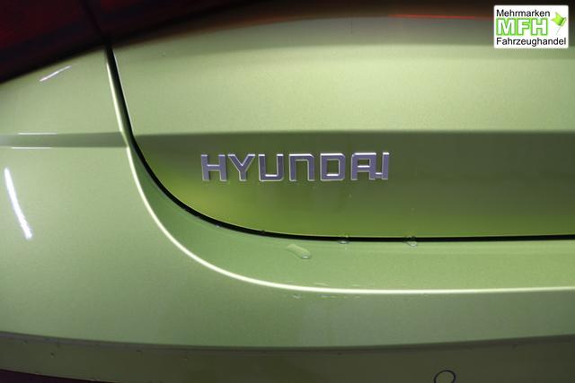 Hyundai i20 Family 1.0 T-GDI 73 kW (100 PS) Navigationssystem, Klimaautomatik, Sitzheizung, Lenkradheizung, Radio mit DAB, Apple CarPlay & Android Auto, Rückfahrkamera, Einparkhilfe hinten, Lichtsensor, Spurassistent, Fernlichtassistent, Verkehrszeichenassistent uvm. 