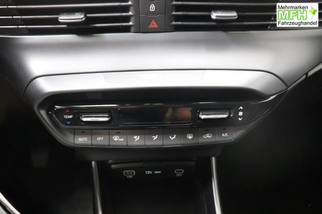 Hyundai i20 Family 1.0 T-GDI 73 kW (100 PS) Navigationssystem, Klimaautomatik, Sitzheizung, Lenkradheizung, Radio mit DAB, Apple CarPlay & Android Auto, Rückfahrkamera, Einparkhilfe hinten, Lichtsensor, Spurassistent, Fernlichtassistent, Verkehrszeichenassistent uvm. 